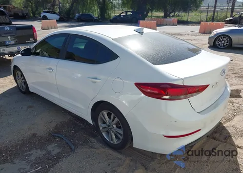 2017 Hyundai Elantra Se z USA, uszkodzony, nr VIN 5NPD84LF5HH003332
